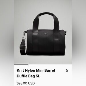 Lululemon black hand bag.
